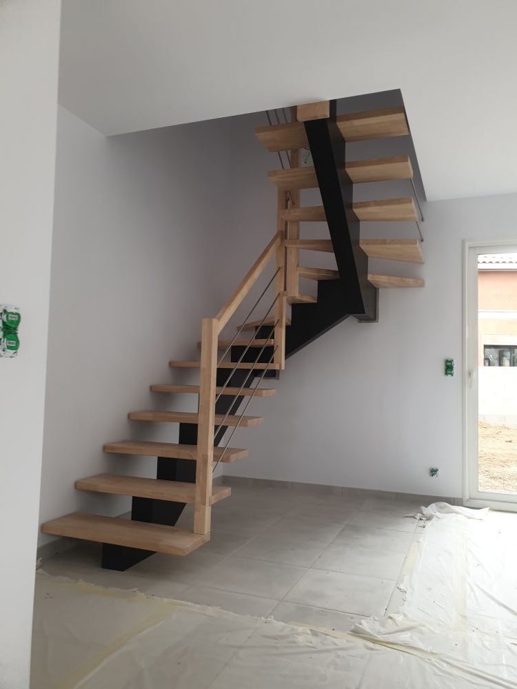 escalier limon central 2 quart tournant menuisier perpignan 66